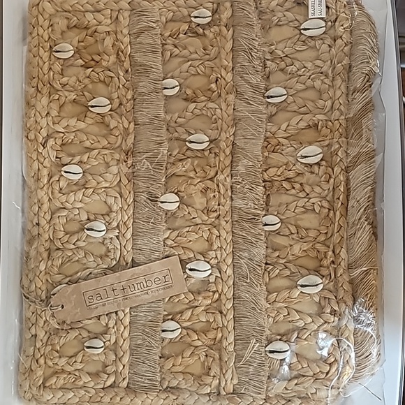 BEACHLY X SALT + UMBER - ISLA JUTE SEASHELL TOTE - Picture 5 of 9